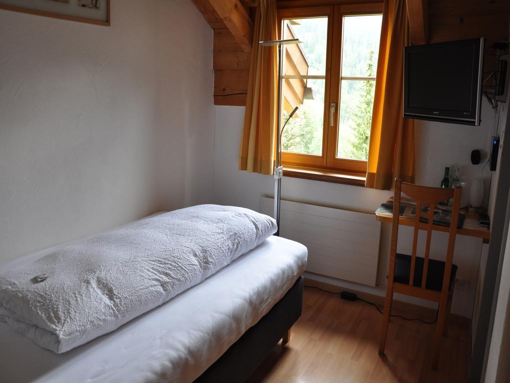 Hotel Ladina Bergün Rum bild