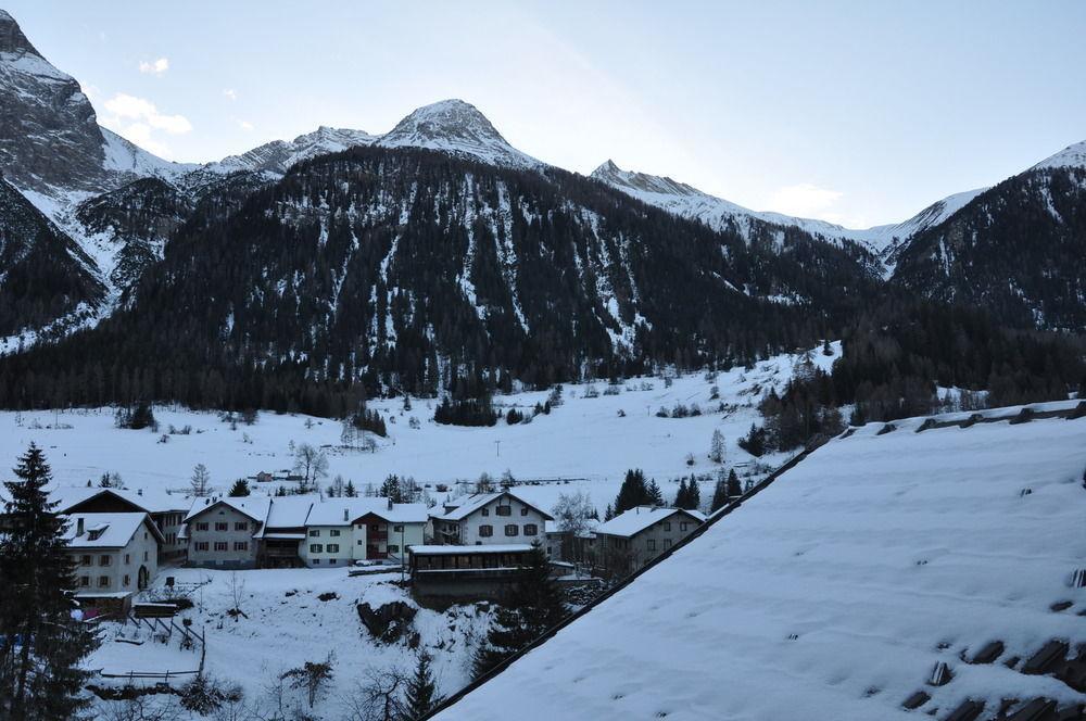 Hotel Ladina Bergün Exteriör bild