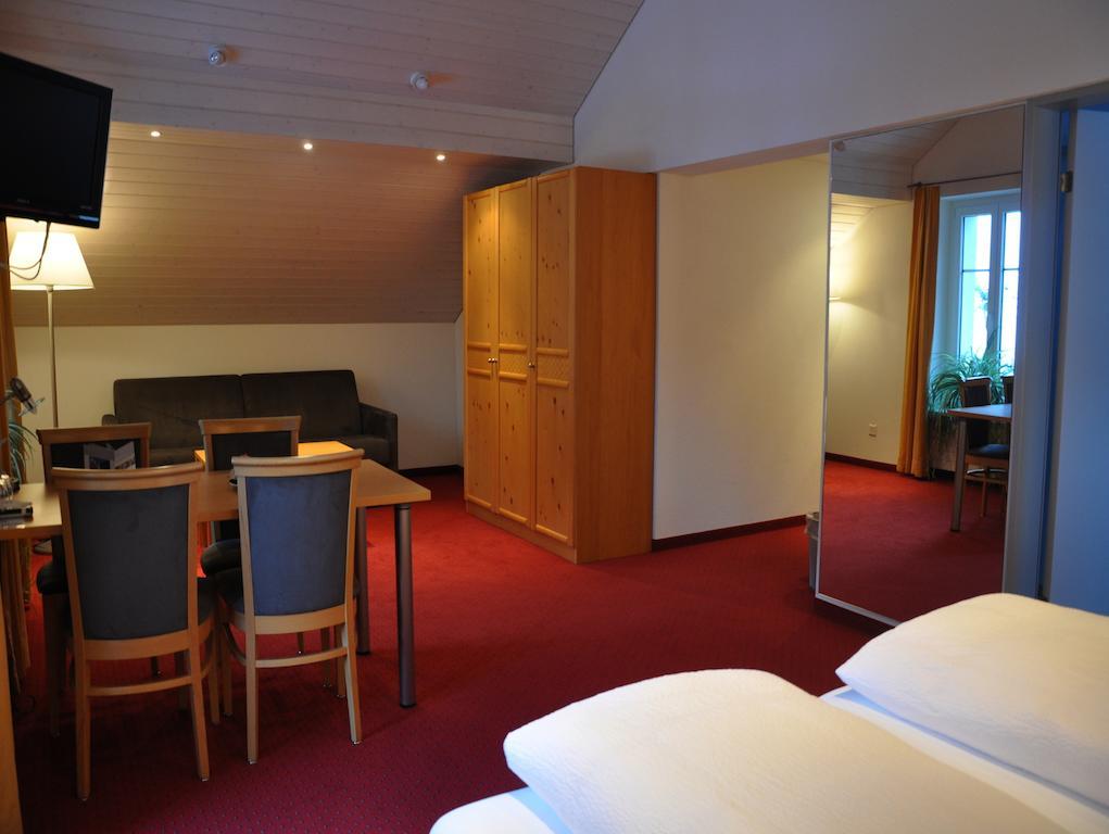 Hotel Ladina Bergün Rum bild