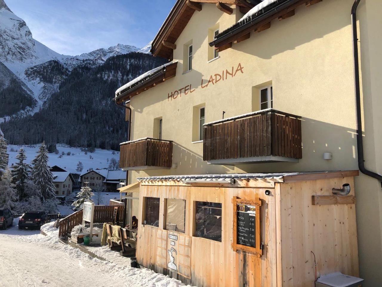 Hotel Ladina Bergün Exteriör bild