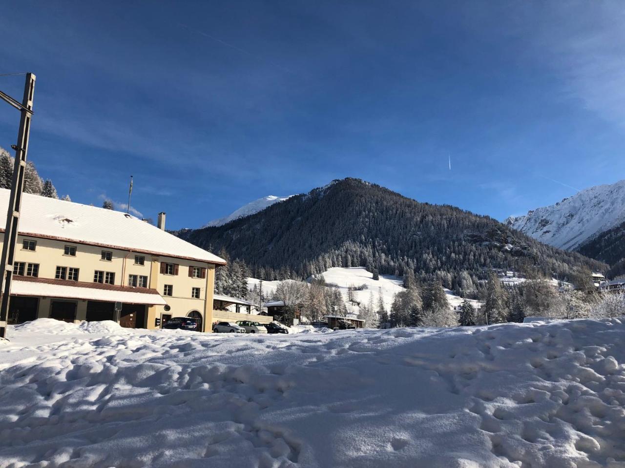 Hotel Ladina Bergün Exteriör bild